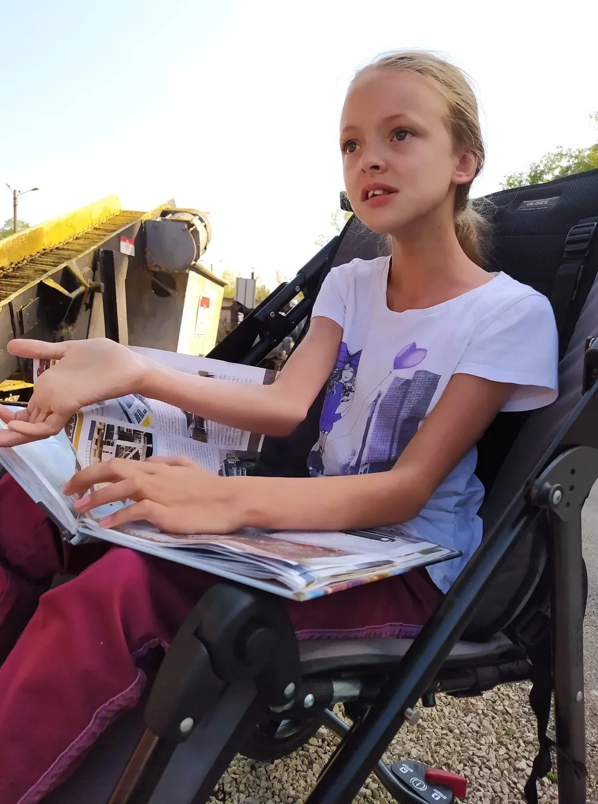 fogyatékos Bori a képen 