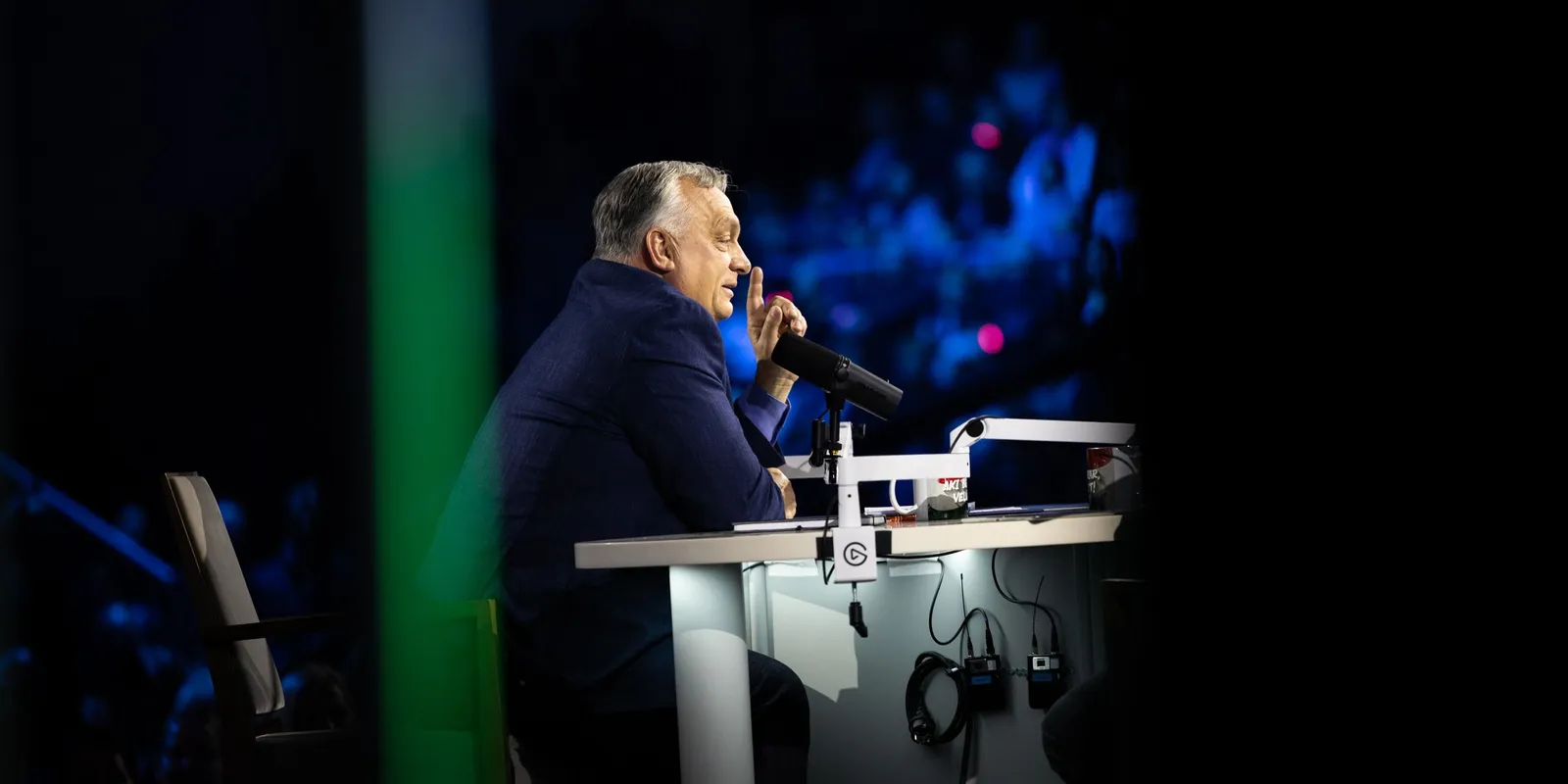 Orbán Viktor teltház előtt lép színpadra Mohácson