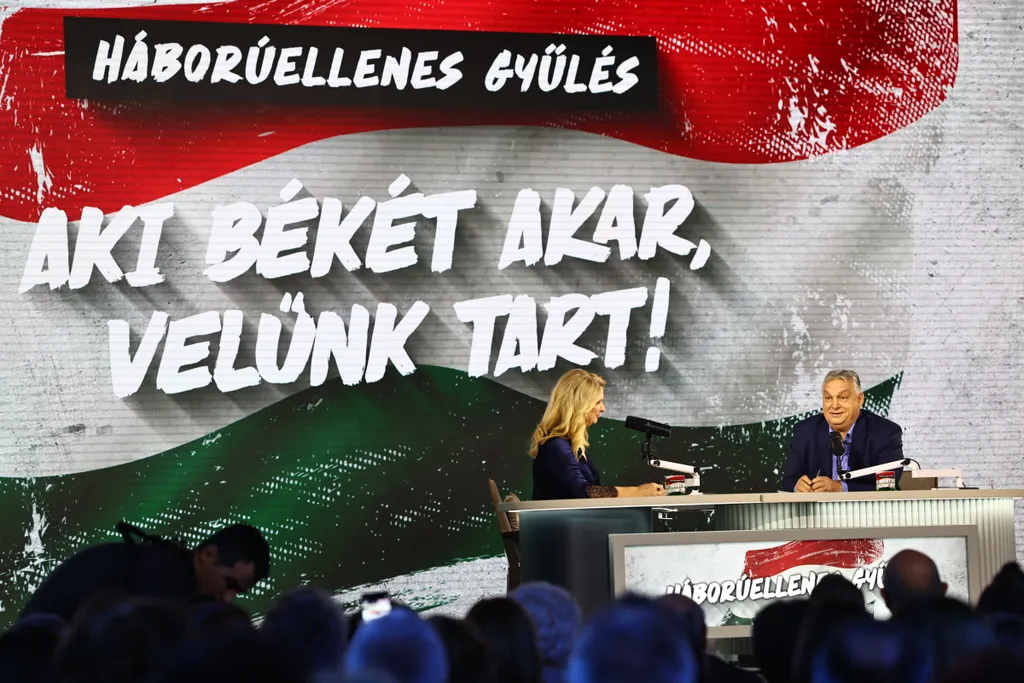 Háborúellenes Gyűlés, Mohács, 2025.12.13
DÁP, HEGY
Orbán Viktor és Andor Éva