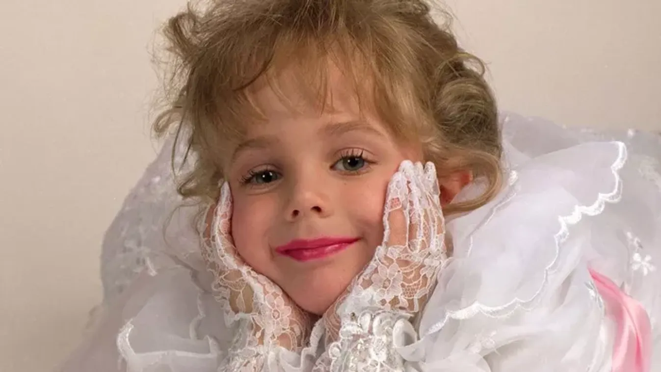 Zokogva omlott össze a testvér, elhunyt a szépségkirálynő