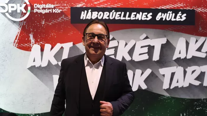 Fásy Ádám kiállt a Bors mellett Magyar Péterrel szemben