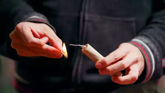 Gyerek kezét roncsolta szét a petárda: életveszélyes lehet a szilveszteri durrogtatás