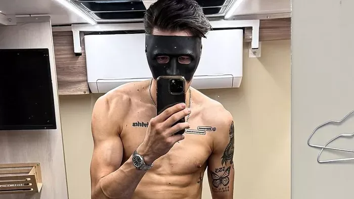 T. Danny félmeztelen fotói miatt megőrülnek a rajongók