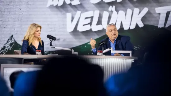 „Legalább 30 ezer migránsnak kellene fenntartanunk szálláshelyet” – Orbán Viktor a migrációs politikáról a Háborúellenes Gyűlésen