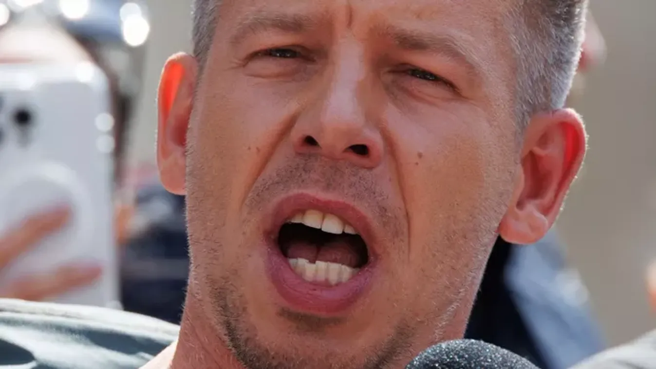 Kint a Tisza megszorító csomagja. Mind a 600 oldal