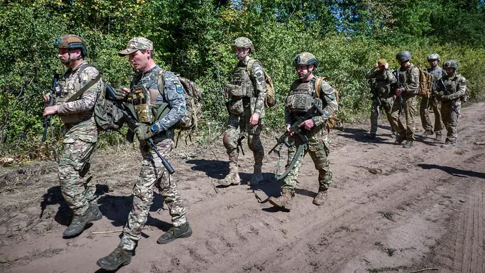 A brit vezérkari főnök is már háborúval riogat