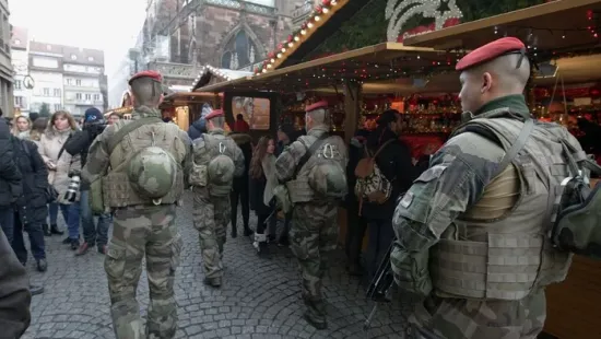 "Nagyon magas" a terrorfenyegetettség Franciaországban, fokozzák a karácsonyi vásárok védelmét