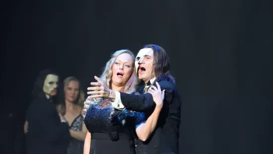 Az Operaház fantomja: Csengeri Attila elárulta a magyar maszk titkát