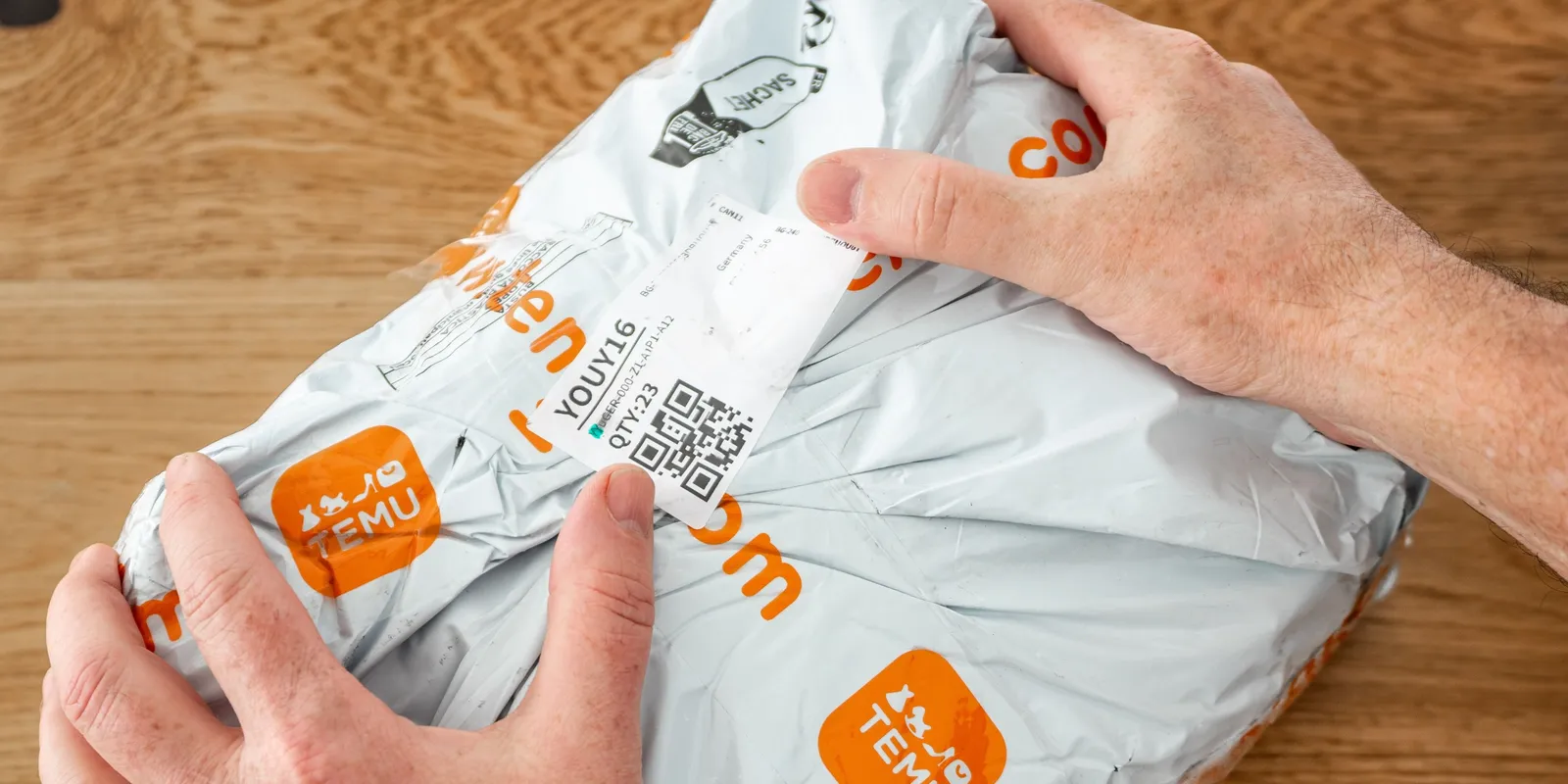 Sokkot kapott a magyar férfi, attól, amit a csomagjában talált