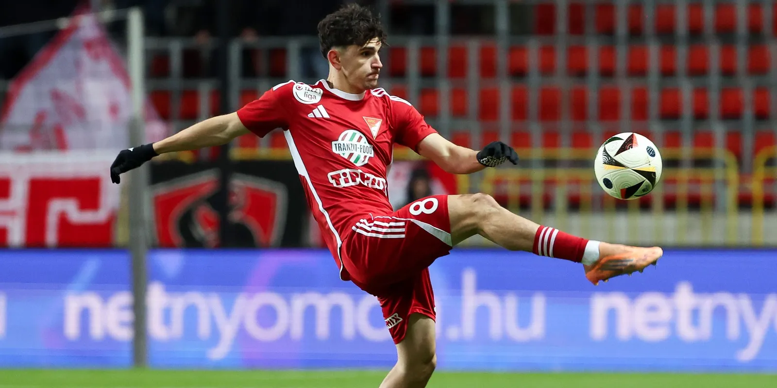 Agyrázkódása után győzni készül a Fradi ellen Szűcs Tamás