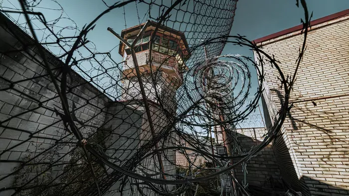 WC sincs a drogcsempészetért hűsölő rab cellájában