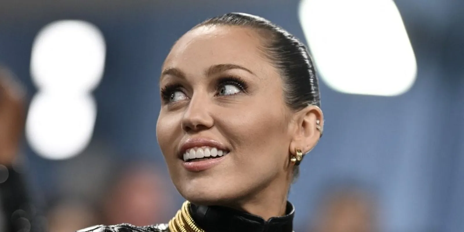 Mindenki kedvenc énekesnője ufót látott