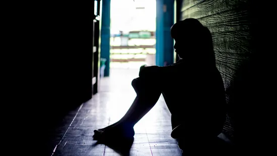 „Mindennap rettegtem, hogy meghalok, anyám beteges tette után - bedrogozott és álmomban leborotválta a hajam”