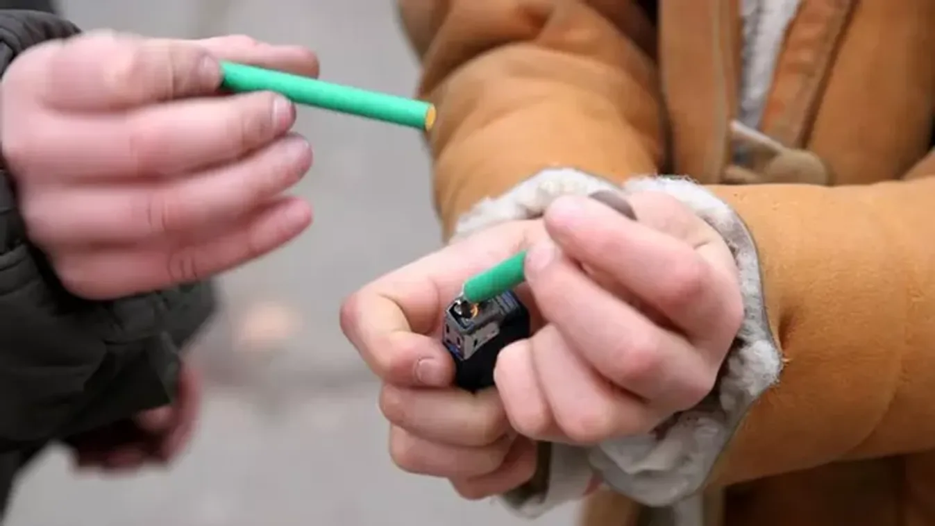 Felháborító: szórakozásból dobálják petárdával a járókelőket Solymáron