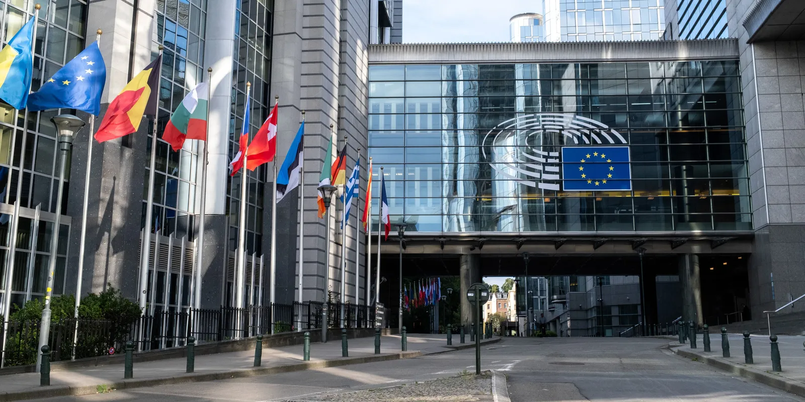 Az EU politikailag és gazdaságilag is egyre gyengébb