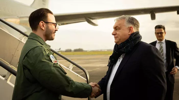Orbán Viktor: Irány haza. Holnap Szegeden találkozunk!