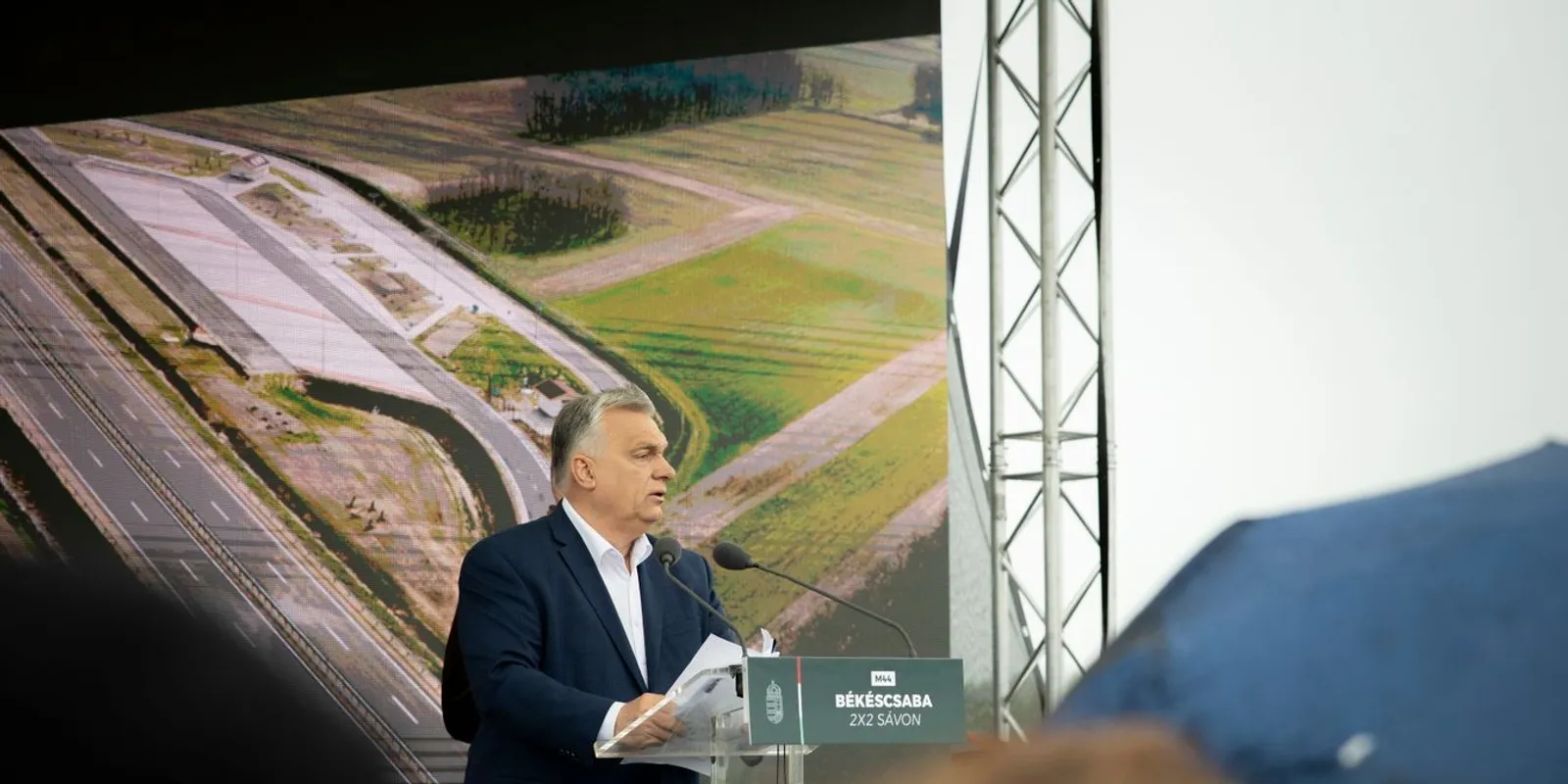 Orbán Viktor: Két út áll Magyarország előtt