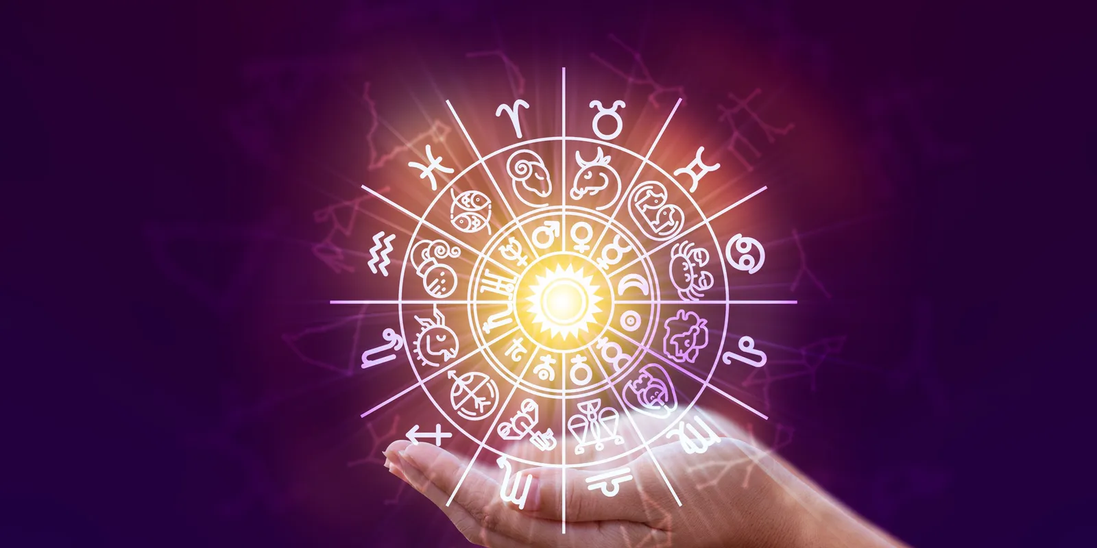 4 hónap szülöttei mágnesként vonzzák a luxust