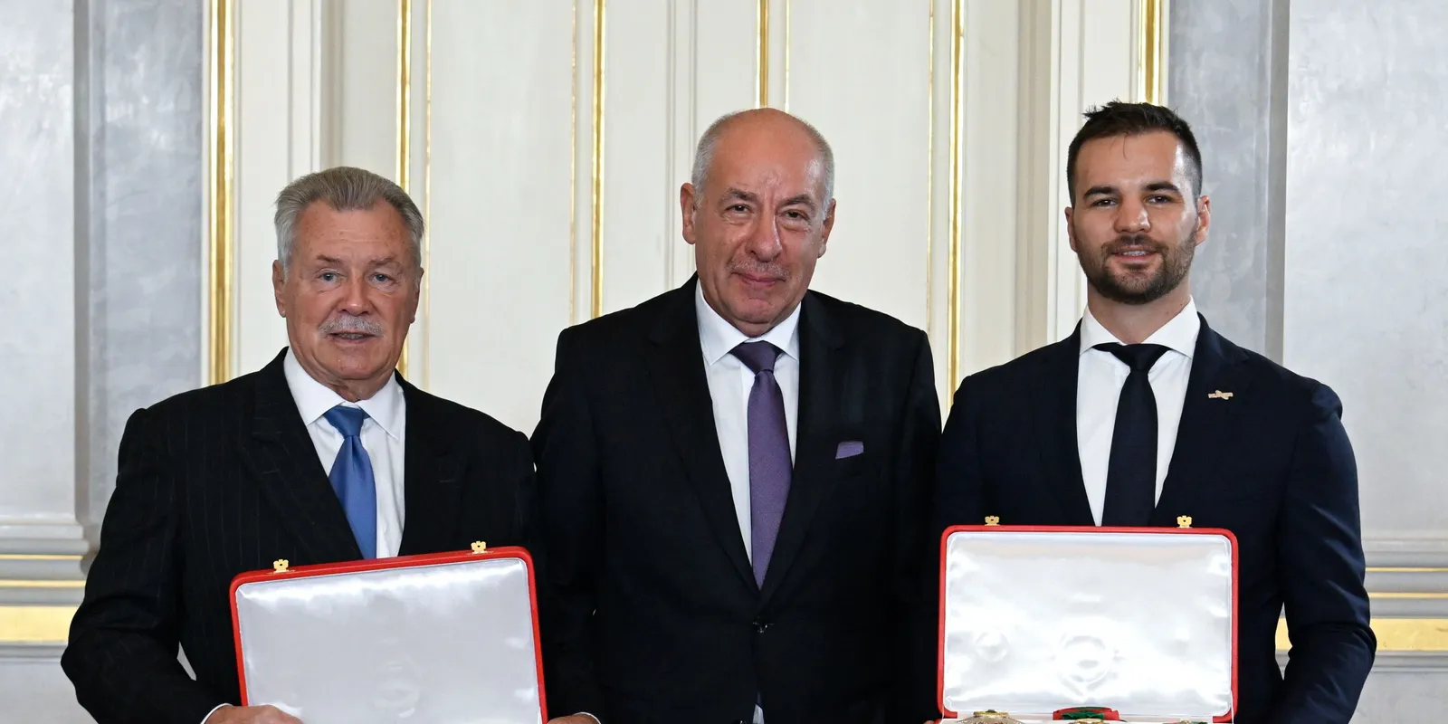 Sulyok Tamás Kapu Tiborral együtt köszönti az újévet