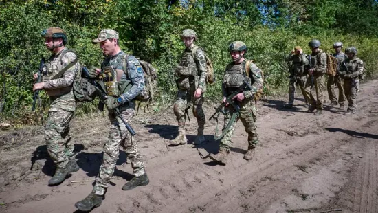 A brit vezérkari főnök is már háborúval riogat