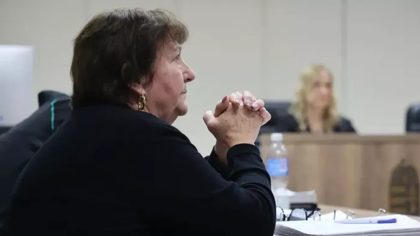 Babicsek Bernát édesanyja sírva tiltakozott a bíróságon