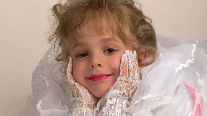 Zokogva omlott össze a testvér, elhunyt a szépségkirálynő