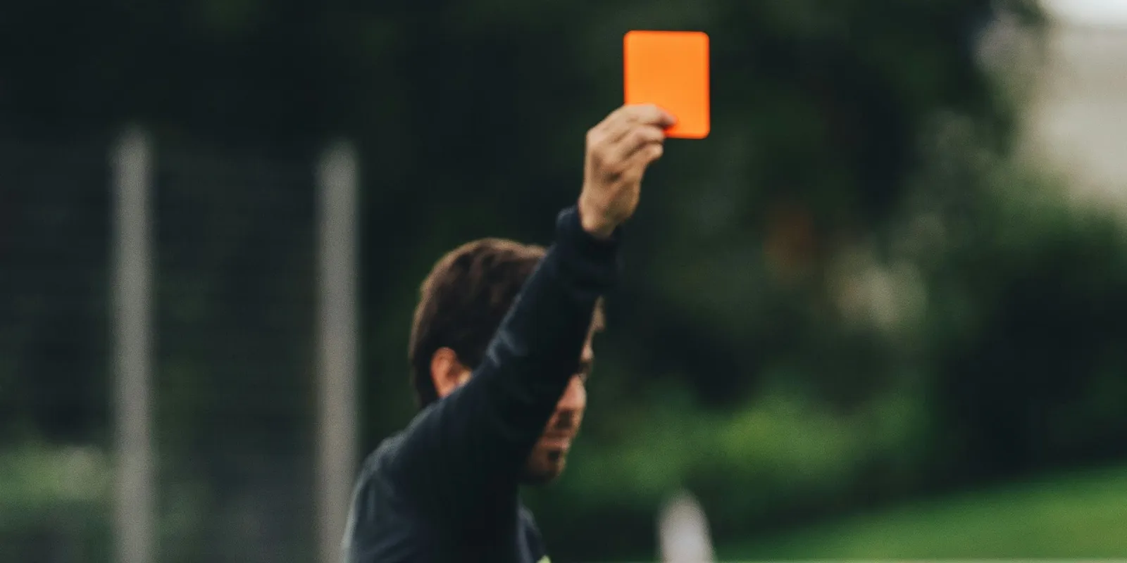 Teljesen elszabadultak az indulatok a magyar focimeccsen