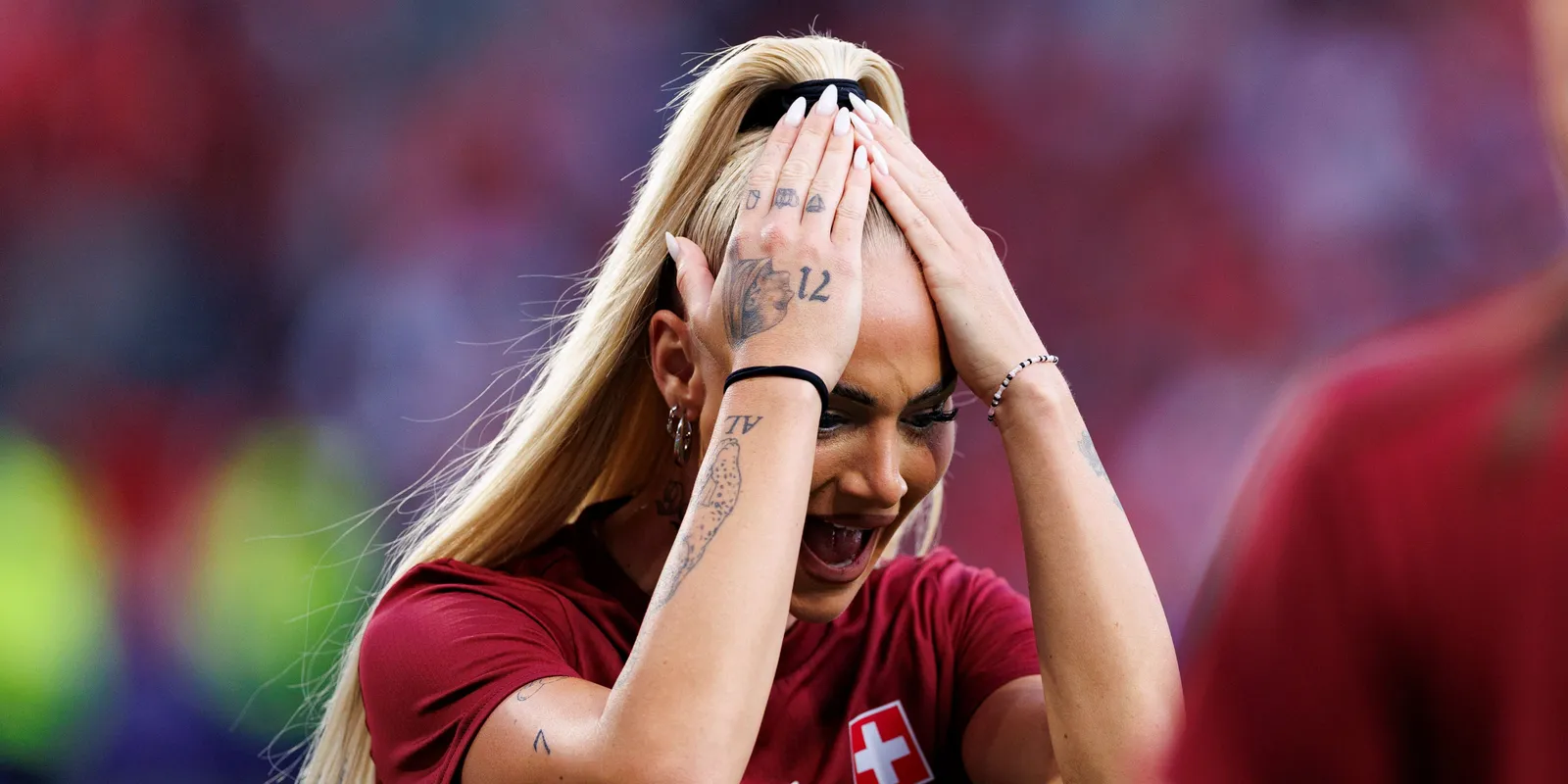 Nekivetkőzött a fehérneműmodellnek is túl dögös focistalány