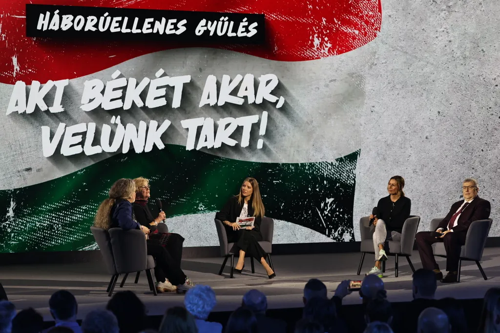 Háborúellenes Gyűlés, Mohács, 2025.12.13
DÁP, HEGY
dr Szili katalin
rudán joe
Rátgéber László és Miklósi erika
szabo zsofi