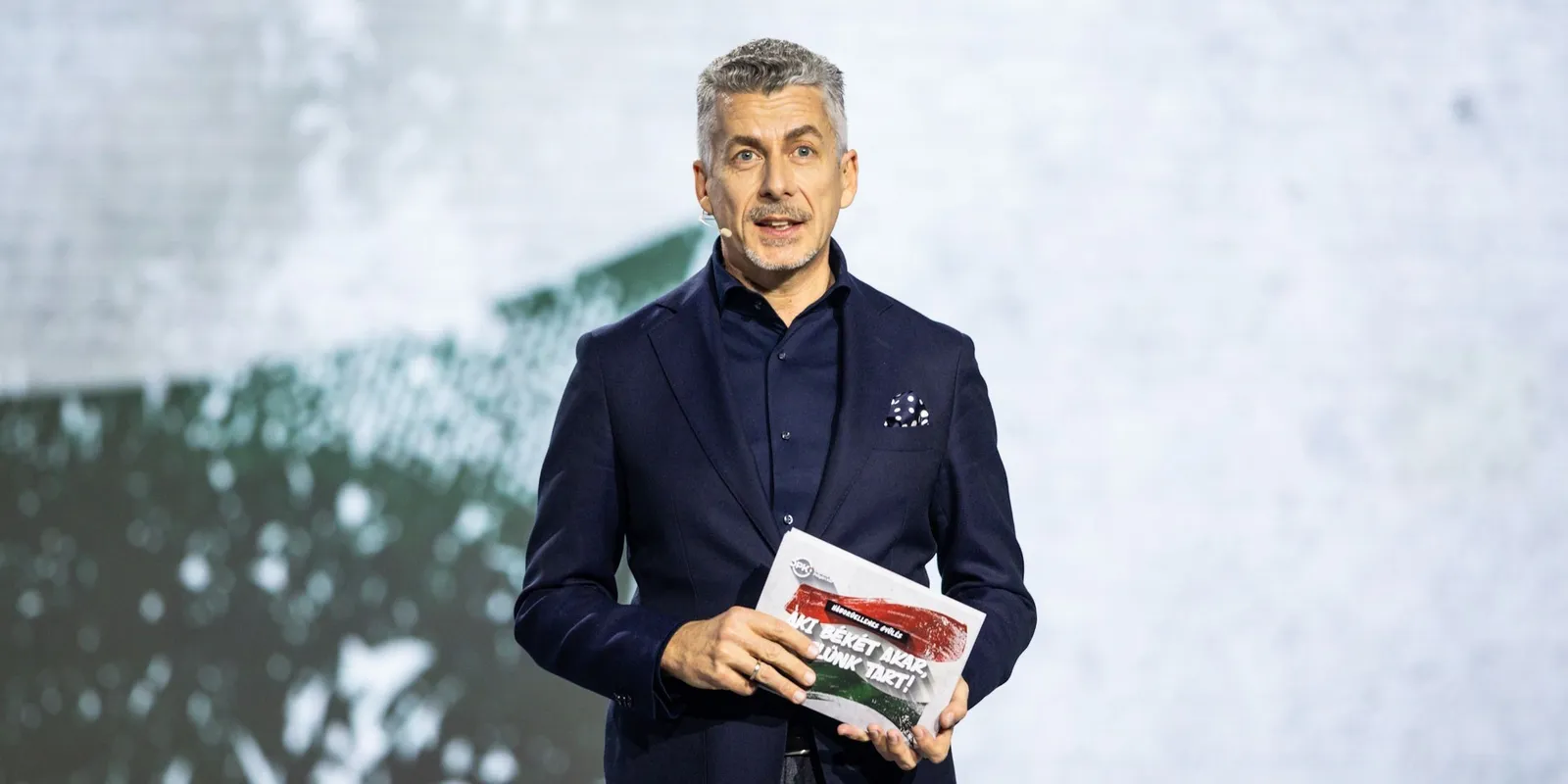 Rákay Philip legjobb pillanatai a Háborúellenes Gyűlések eddigi állomásain