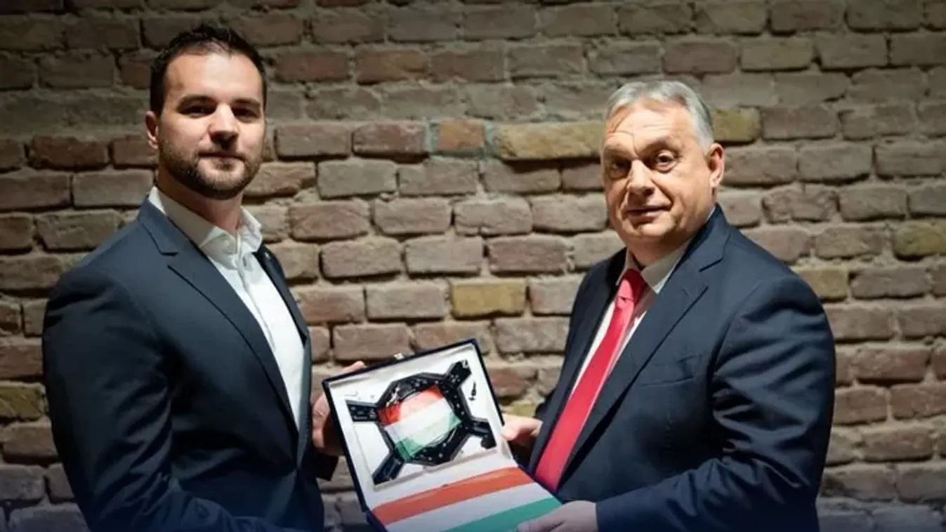 Orbán Viktor: ,,Ez még a holdról is látszik"