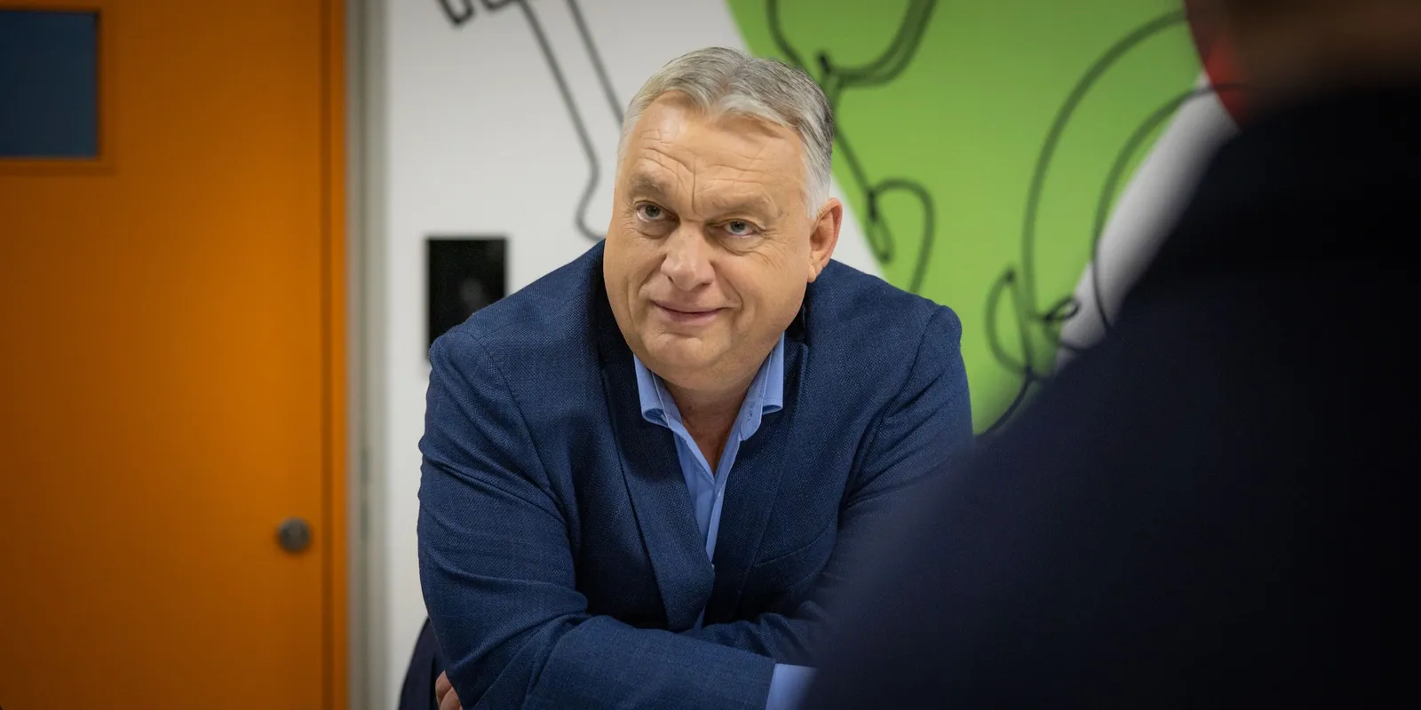 Orbán Viktor kisegítette kormány tagjait