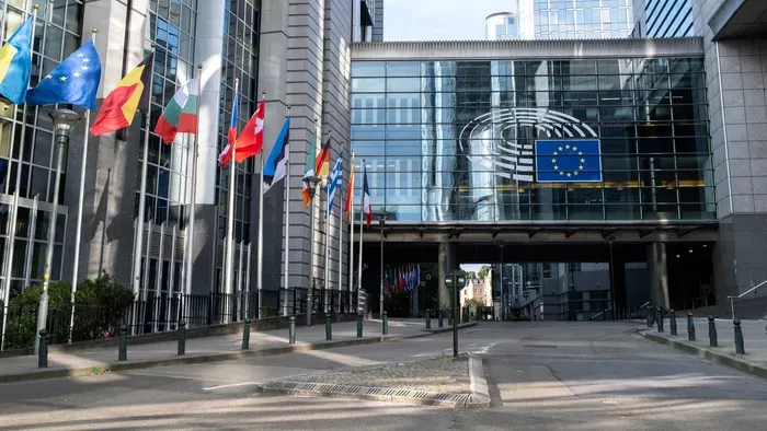 Az EU politikailag és gazdaságilag is egyre gyengébb