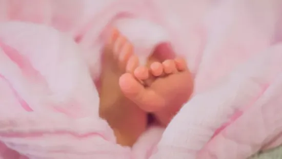 Nyomozó mentett meg egy párhónapos kislányt a fulladástól