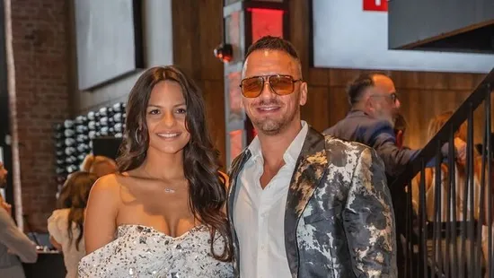 Mint a tökéletes barack, brutális popsit villantott Vastag Csaba felesége