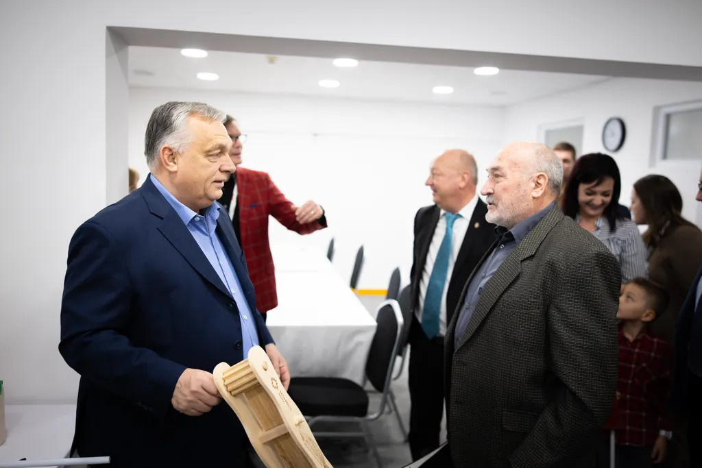 Háborúellenes Gyűlés, Mohács, 2025.12.13
DÁP, HEGY
Orbán Viktor