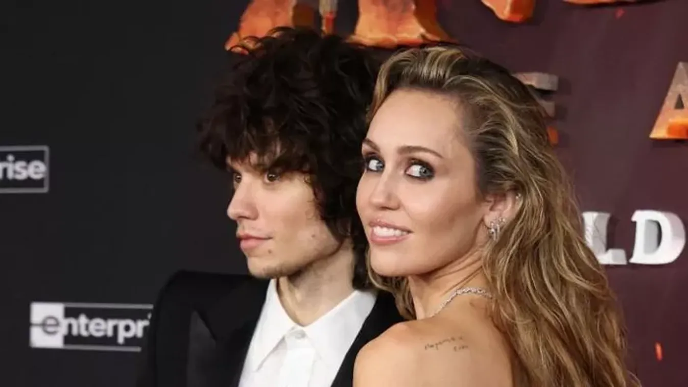 Miley Cyrus vőlegénye annyira fiatal, hogy a szüleivel élt még kapcsolatuk elején