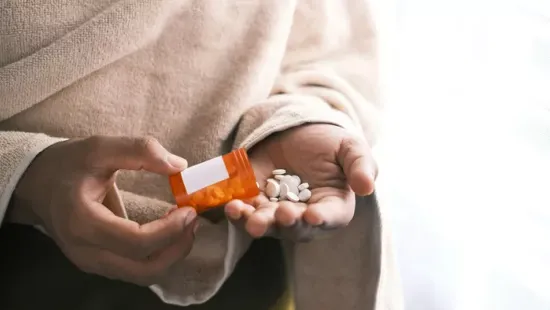 Csak a fájdalmát akarta enyhíteni az édesanya - Így okozhat halált a fájdalomcsillapító