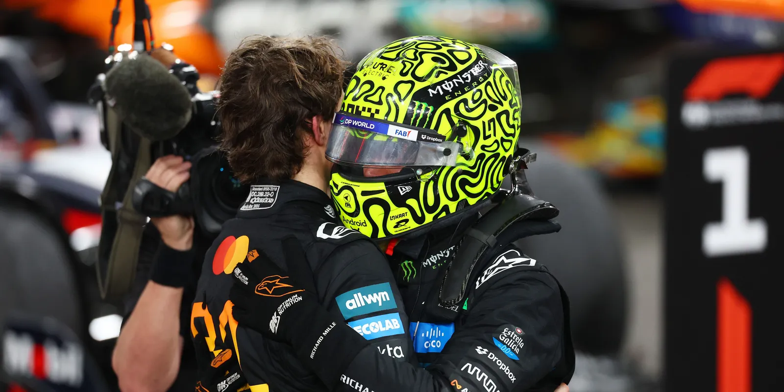 "Szeretlek anya és apa" - meghatódva nyilatkozott az F1 friss világbajnoka