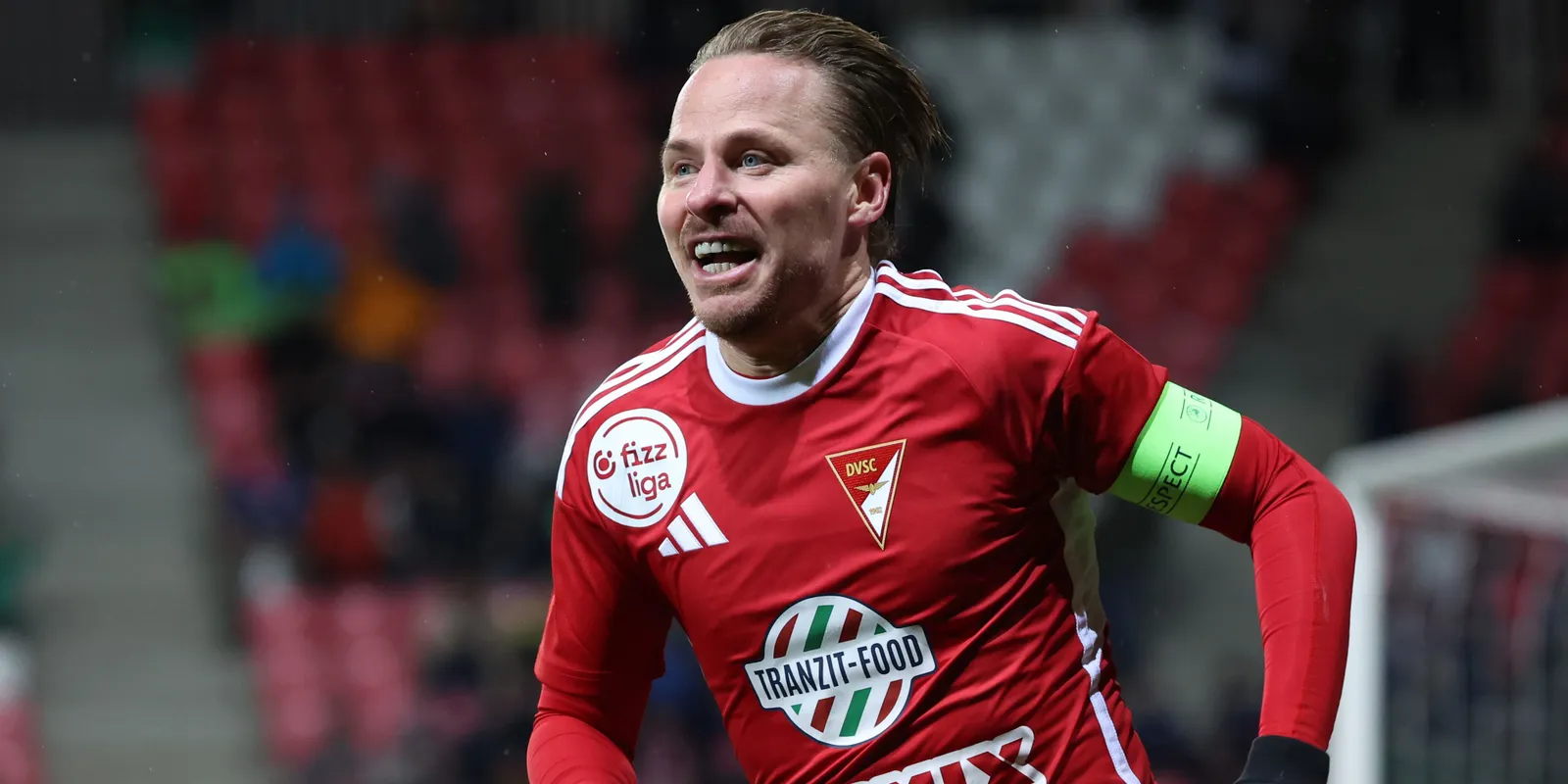 Nem akárkinek az oldalán fotózták le Dzsudzsákot Dubajban