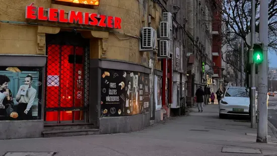 Parizerbe rejtve árulta a drogot Károly az óbudai kisboltban: "Mi nem tudunk semmiről"