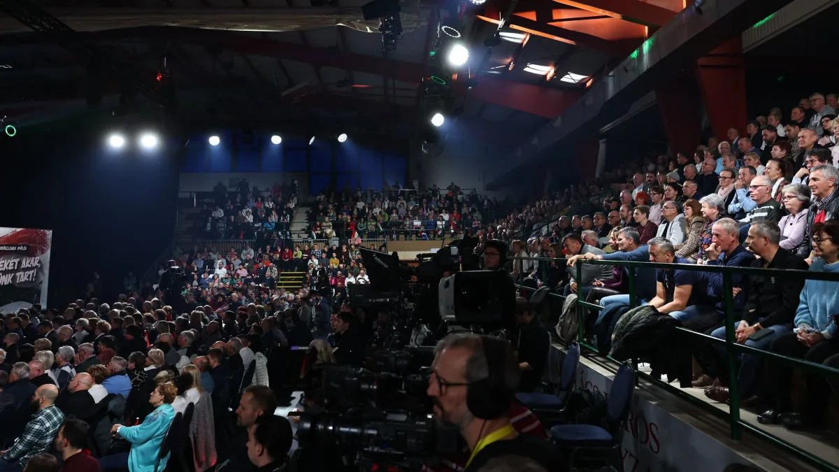 Háborúellenes Gyűlés, Mohács, 2025.12.13
DÁP, HEGY
Tömeg