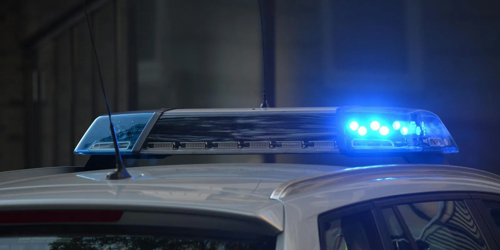 Megölte a lakótársát, annak autójával menekült a zsaruk elől