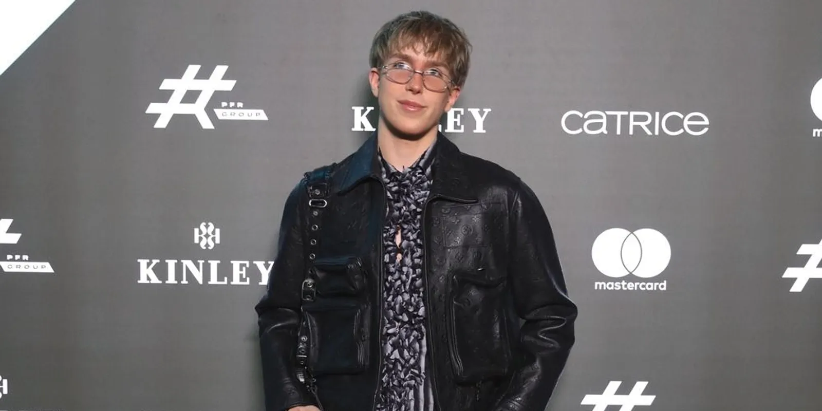 WhisperTon utazásairól lehullott a lepel