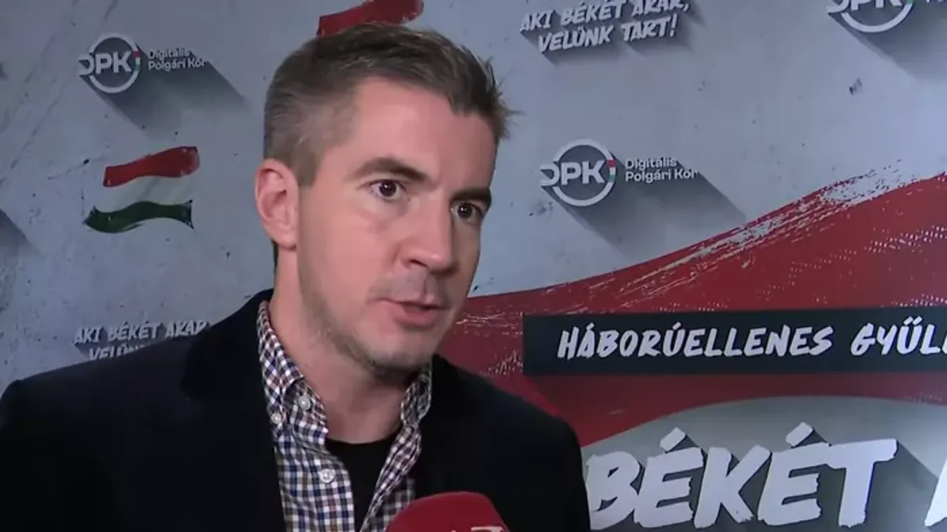 Kocsis Máté a mohácsi Háborúellenes Gyűlésen