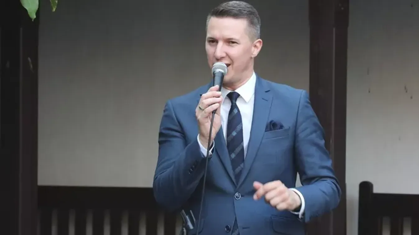 A válás után is fiával és volt feleségével karácsonyozik Gájer Bálint!