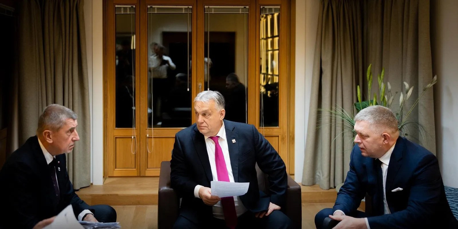 Orbán Viktor együtt küzd szövetségeseivel Brüsszelben