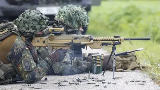 460 ezerre emelik a német hadsereg létszámát