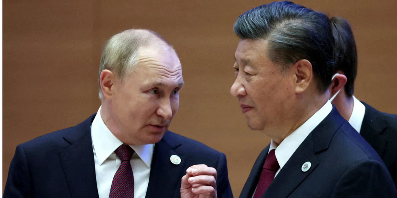 Zelenszkij Kína és Oroszország után kémkedne