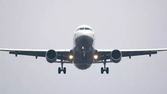 Lezárták a repteret: Azonosítatlan drónok zavartak be